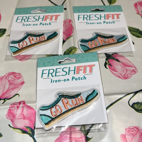 New Lot 3 Pastel Colored “GO RUN” Sneaker Decorative Iron-On Patch (2.5 inches) - Picture 2 of 5